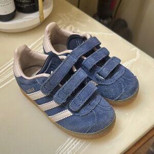 Adidas Gazelle Toddler Sneakers in
Night Indigo Wonder Taupe Gum
